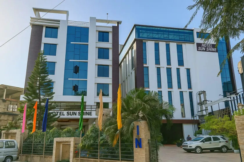 Hotel Sunshine - Image 1
