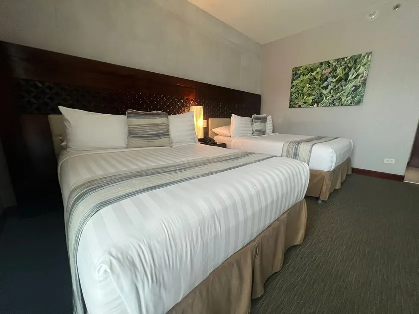 Isla Verde Hotel - Image 1
