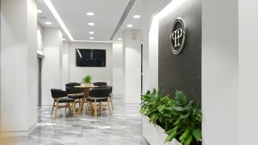Piraeus Port Hotel - Image 1