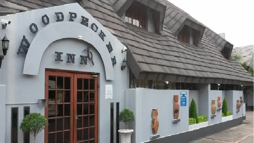 Woodpecker Inn - Image 1