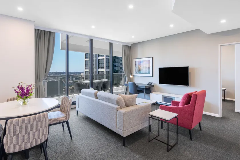 Meriton Suites Kent Street, Sydney - Image 1
