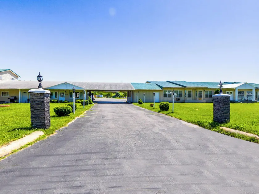 Country Hearth Inn & Suites By OYO Sturgis - Image 1