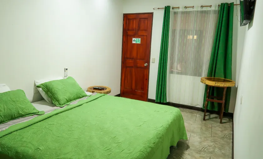 Hotel Hoja de Oro Corcovado - Image 1