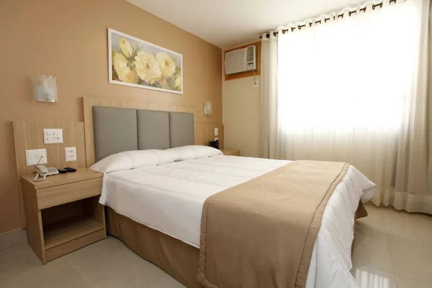 Elegance Praia Hotel - Image 1