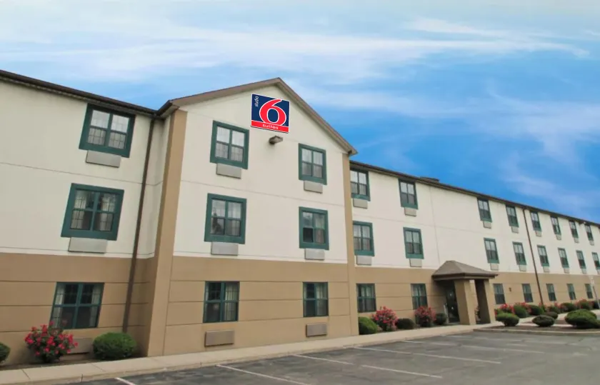 Studio 6 Corporate Extended Stay Buffalo Amherst NY - Image 1