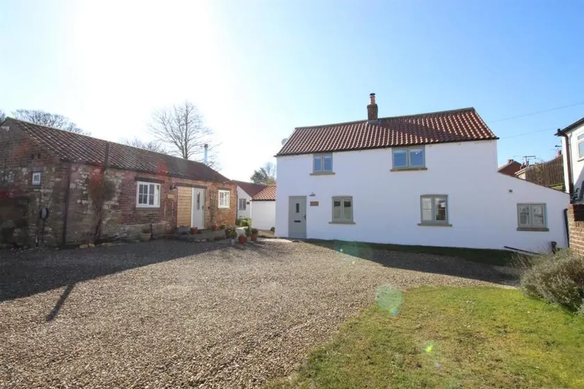 Blacksmiths Cottages - Image 1