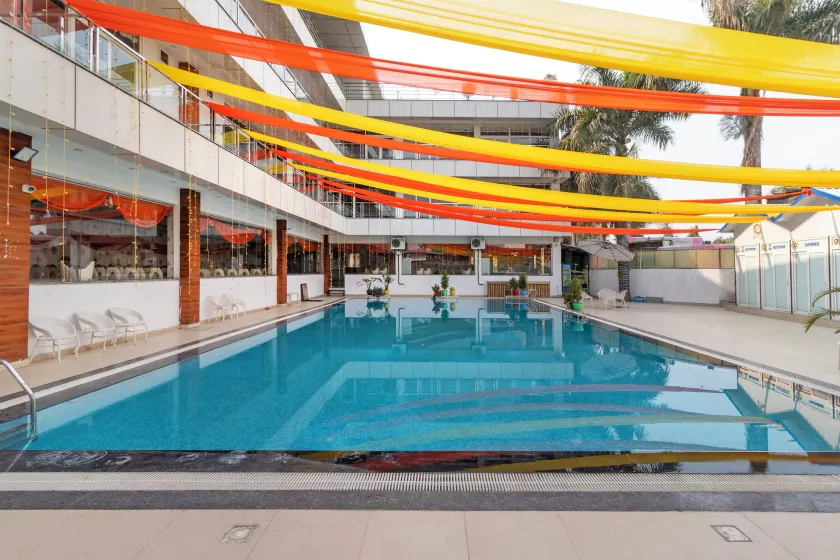 Treebo Arya Palace With Swimming Pool - Image 1