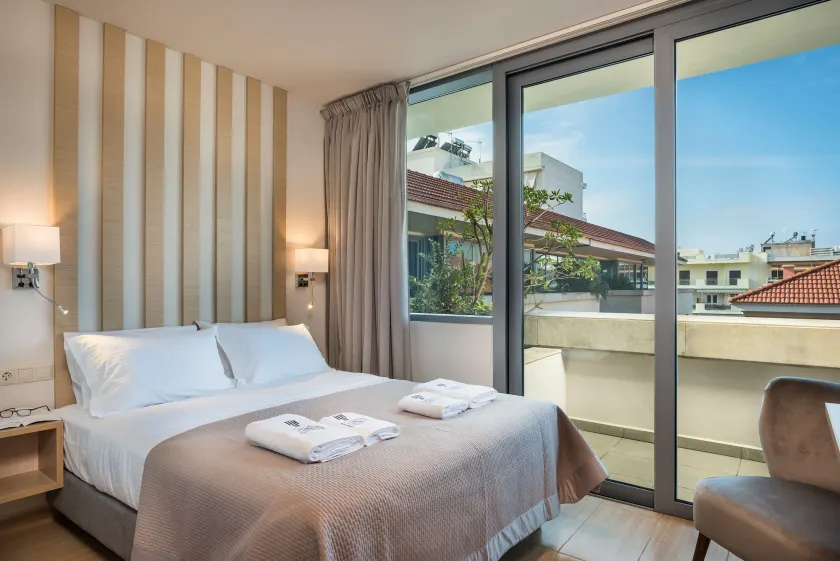 Trianon Luxury Apartments & Suites - Image 1