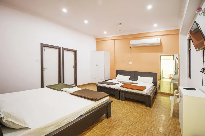 Hotel Rudra - Image 1