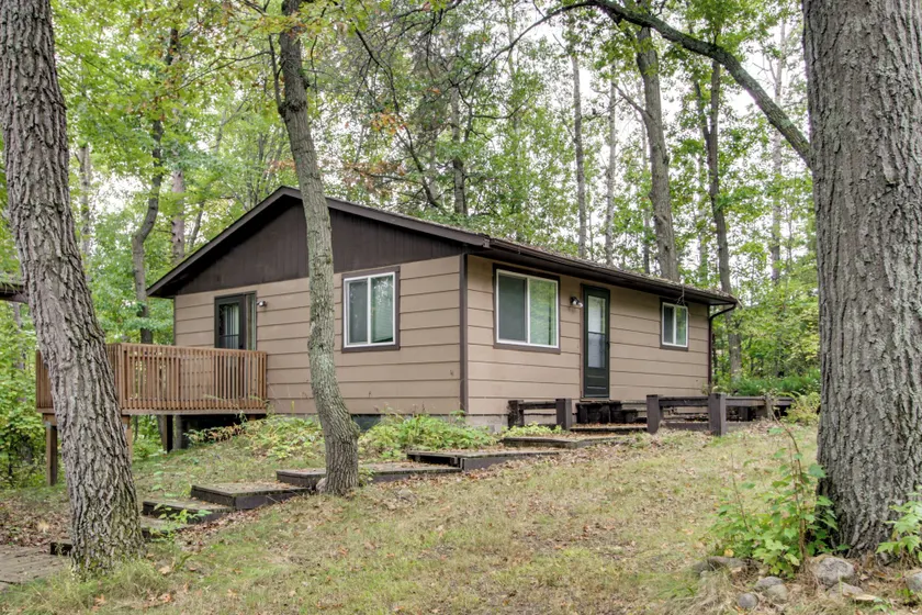 Near Lakes: Updated Family Home w/ Deck in Cushing - Image 1