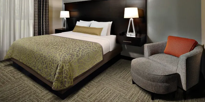 Staybridge Suites - Lake Jackson by IHG - Room