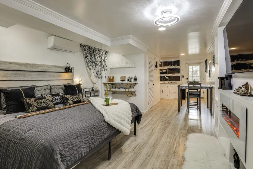 'the Oasis Hideaway' - Private B'more Basement Apt - Image 1