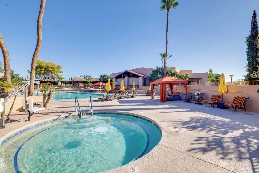 5 Mi to Surprise Stadium: Arizona Snowbird Getaway - Image 1