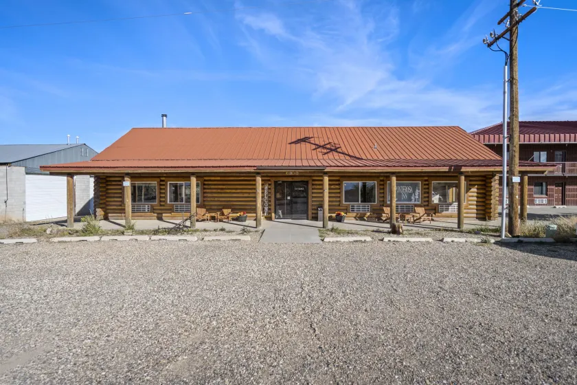 Ponderosa Inn - Image 1