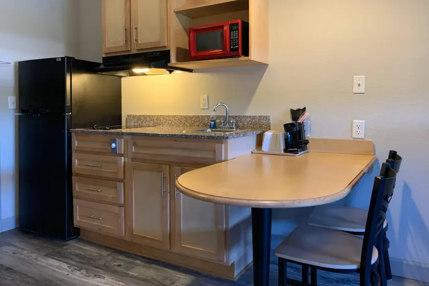 Suburban Studios near Panama City Beach - Image 1