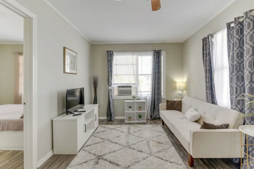~ 1 Mi to the Strand: Central Unit in Galveston! - Image 1