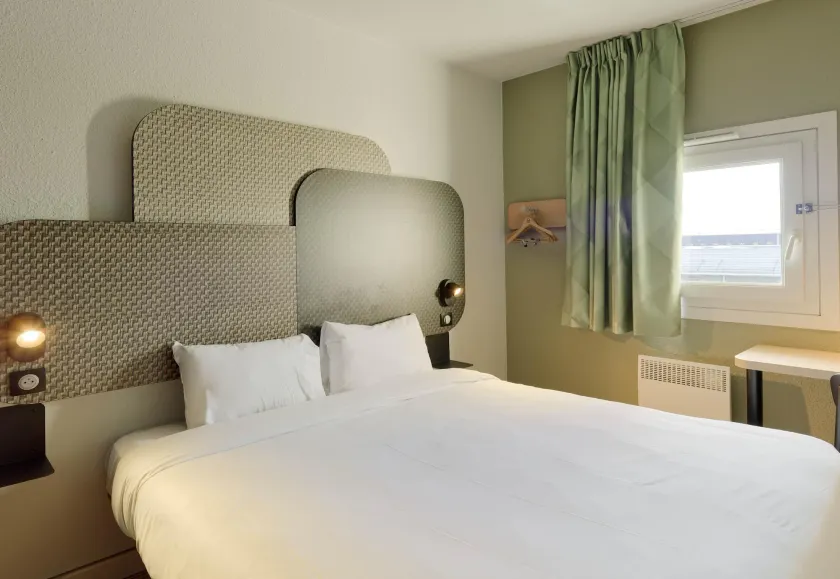 B&B HOTEL Cergy Pierrelaye 3 étoiles - Image 1