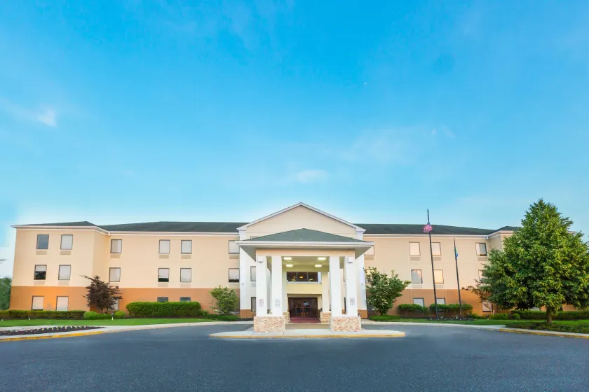 Holiday Inn Express & Suites Burlington - Mount Holly by IHG - Image 1