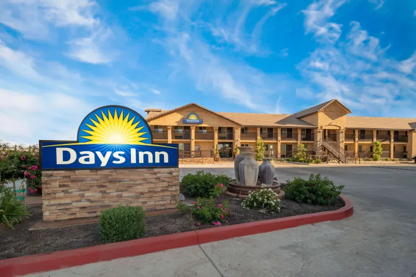 Days Inn by Wyndham Galt - Elk Grove South - Image 1