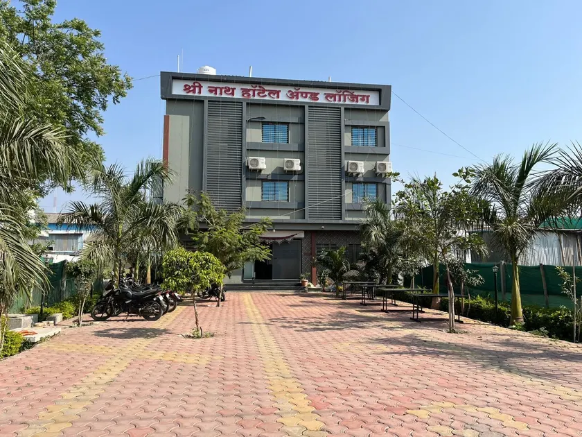 Shri Nath Hotel And Lodging - Image 1