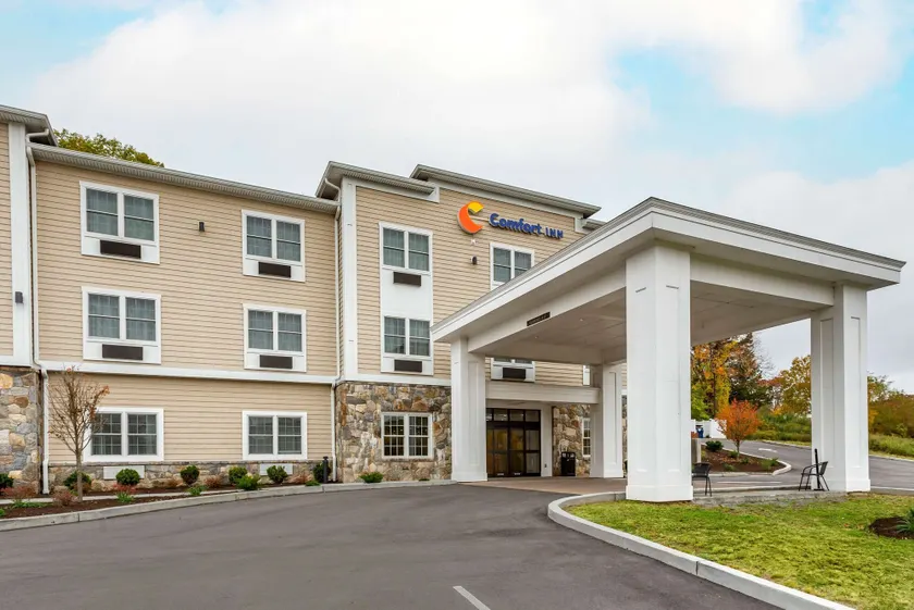 Comfort Inn Brewster - Image 1