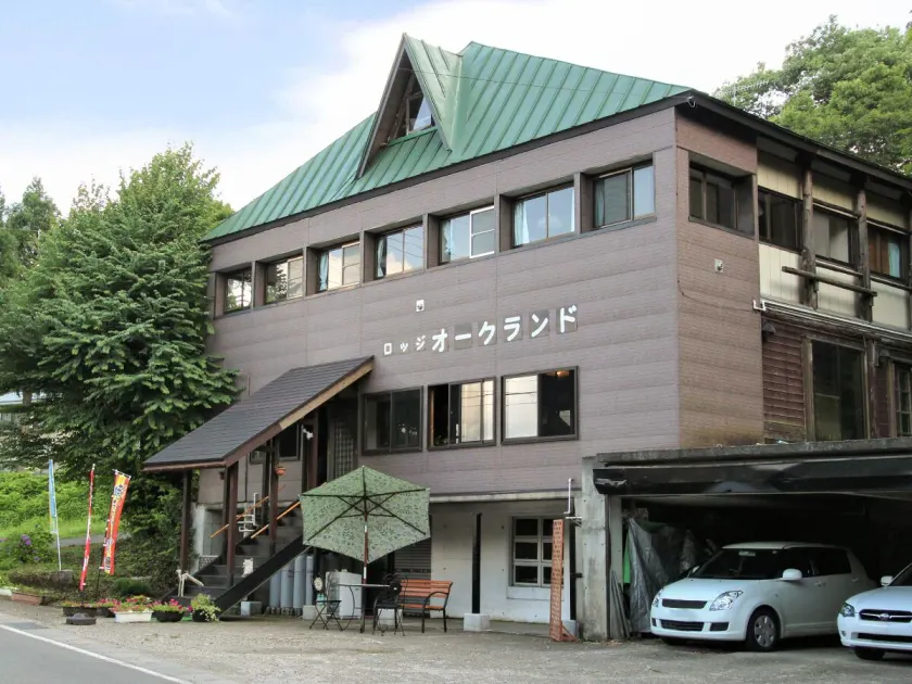 Lodge Oakland - Image 1
