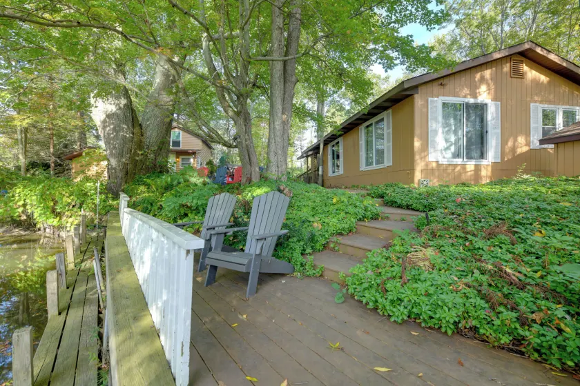 Waterfront Cottage - Dock & Chautauqua Lake Access - Image 1