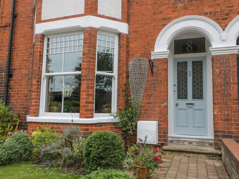 8 Wilton Road - Image 1