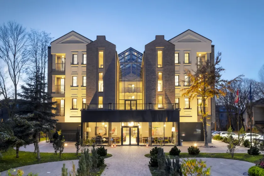Amsterdam Plaza Hotel & SPA - Image 1