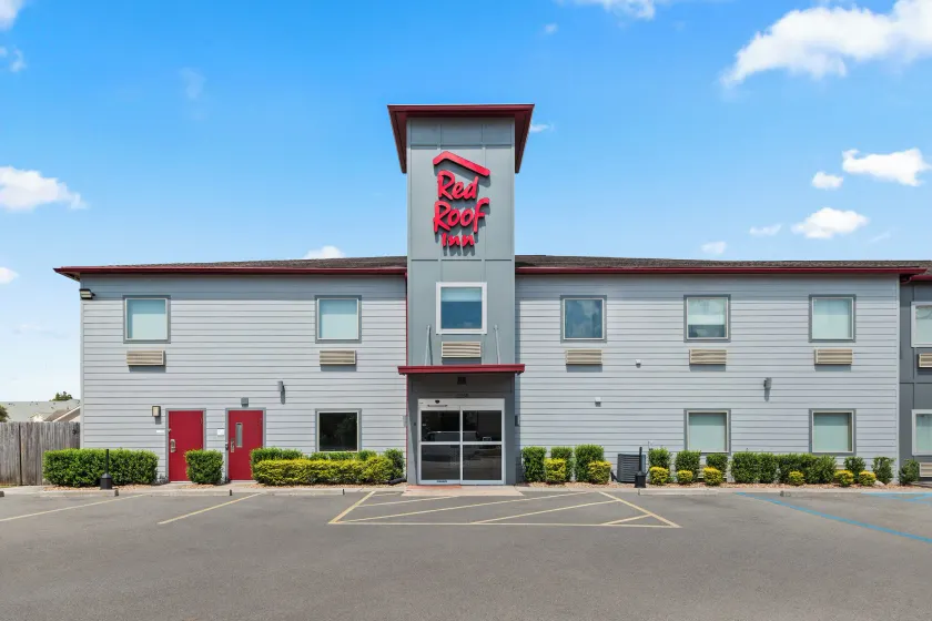 Red Roof Inn Baton Rouge - Image 1