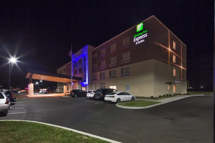 Holiday Inn Express & Suites - Indianapolis NW - Zionsville by IHG - Image 1