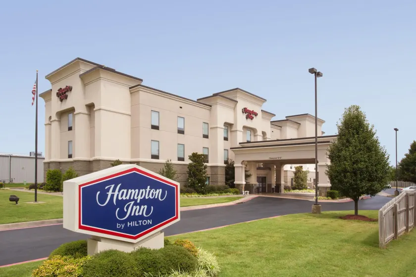 Hampton Inn Siloam Springs - Image 1