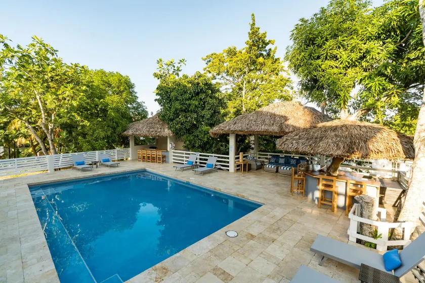 Blue Paloma Bed & Breakfast - Image 1