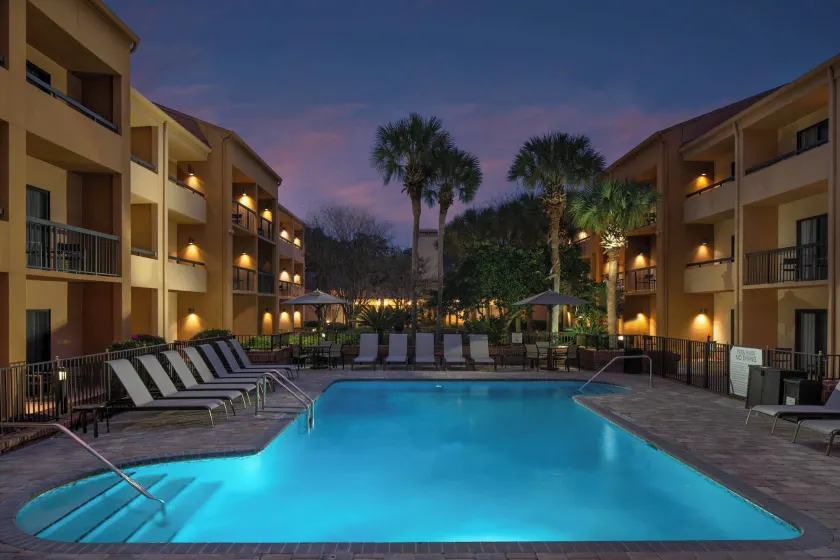 Courtyard by Marriott Jacksonville at the Mayo Clinic Campus/Beaches - Image 1