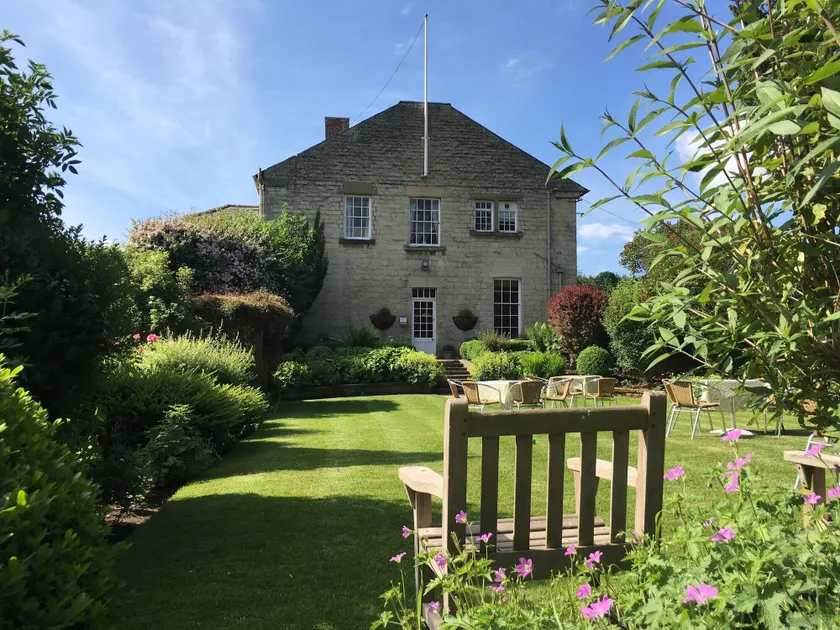 Worsley Arms Hotel - Image 1