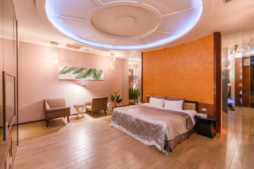 Vogue Boutique Motel - Image 1