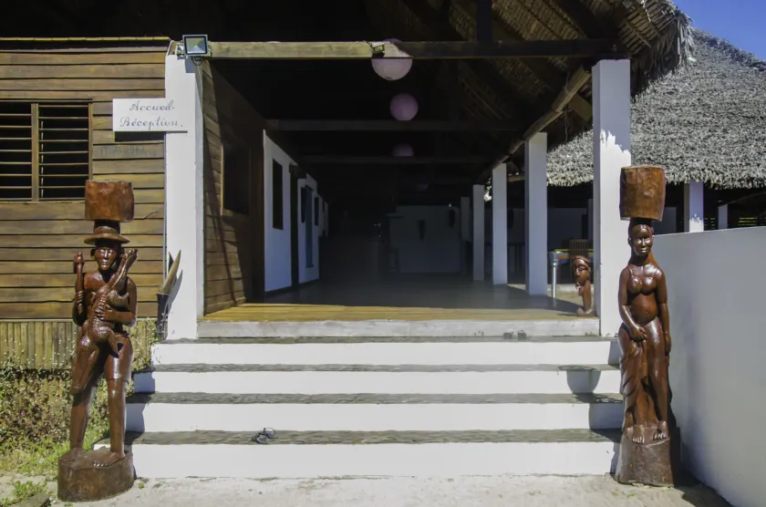 Le Moya Beach - Interior entrance