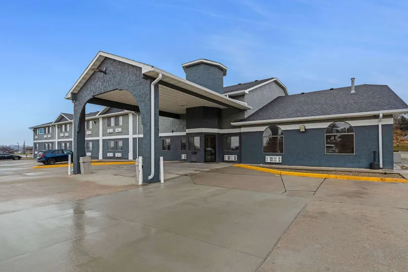 Rodeway Inn Red Oak - Image 1