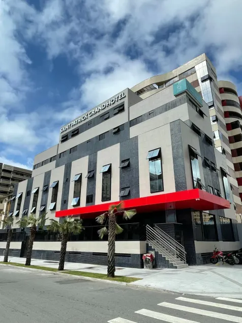 Saint Patrick Grand Hotel - Image 1