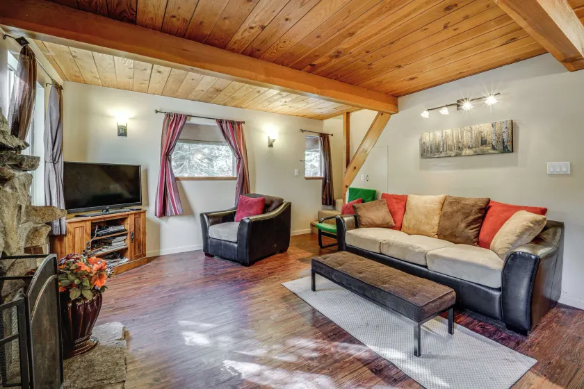 Near Slopes, Donner Lake & Trails! Woodsy Retreat - Image 1