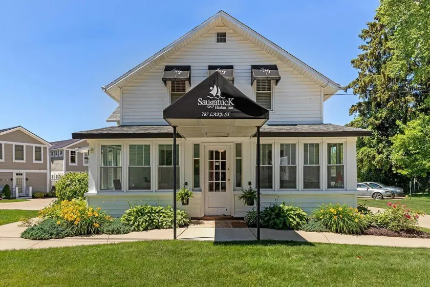 Saugatuck Harbor House - Image 1