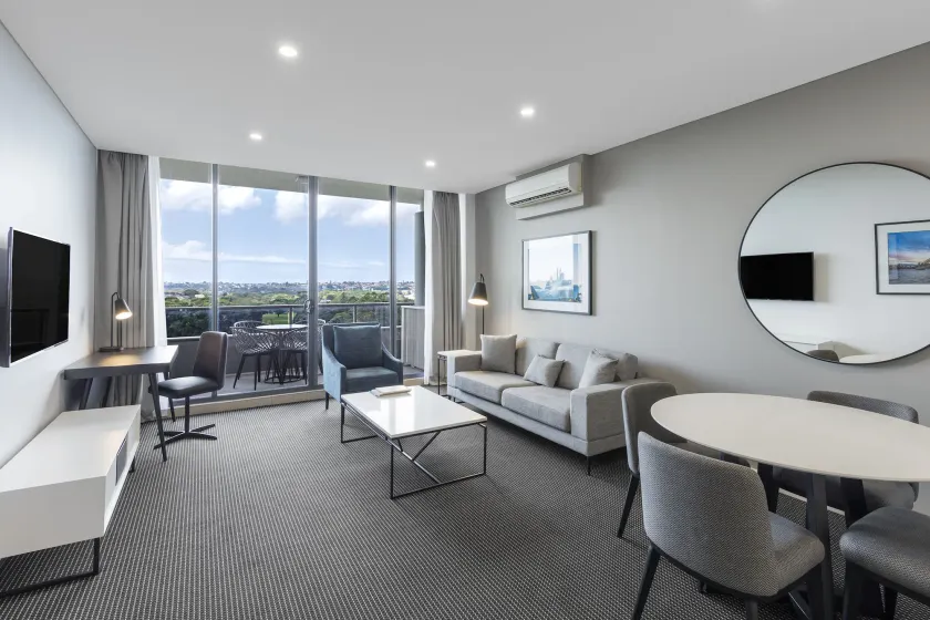 Meriton Suites Waterloo - Image 1