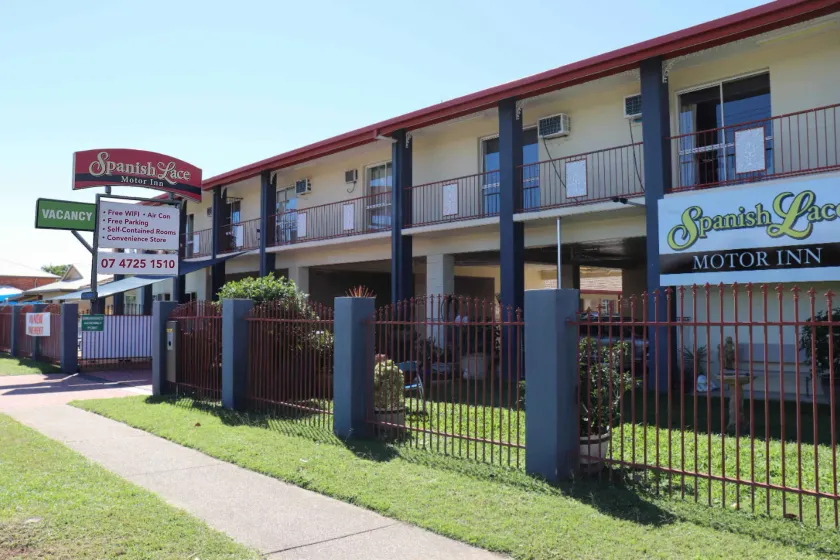 Spanish Lace Motor Inn - Image 1