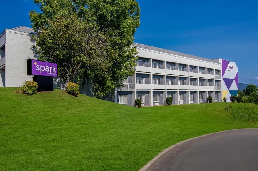 Spark by Hilton Salem East Electric Road - Image 1
