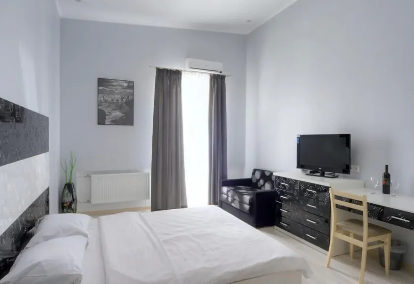 Best Season Apart Hotel - Image 1