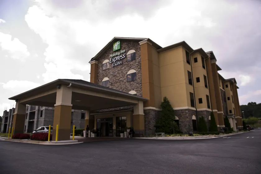 Holiday Inn Express Hotel & Suites Atlanta East - Lithonia by IHG - Image 1