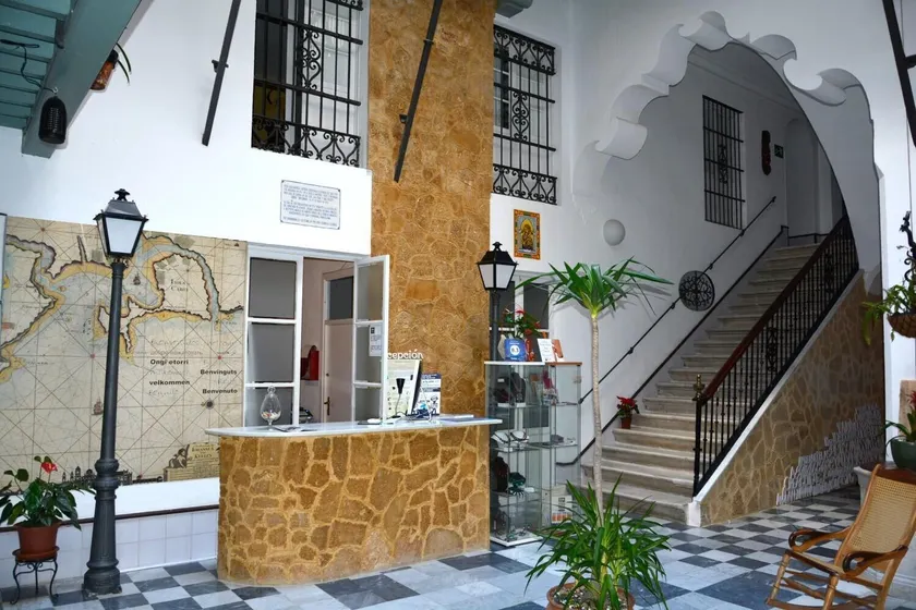 Hotel Alquimia Cadiz - Image 1