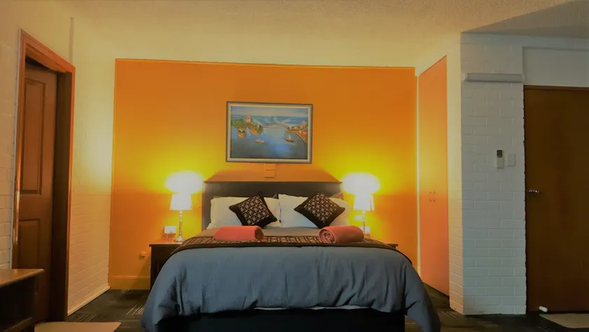 New Olympic Motel - Image 1