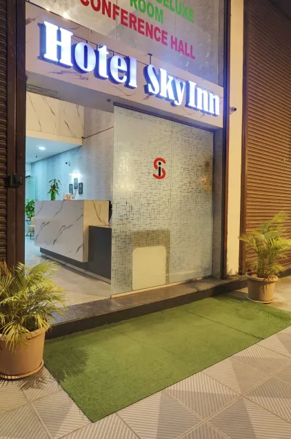 Hotel Sky Inn Pune - Image 1