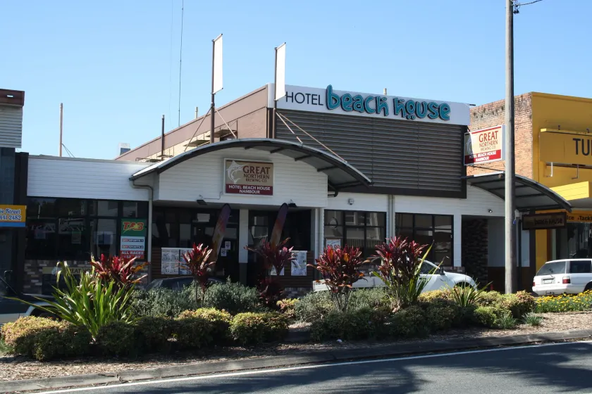Hotel Beach House Nambour - Image 1
